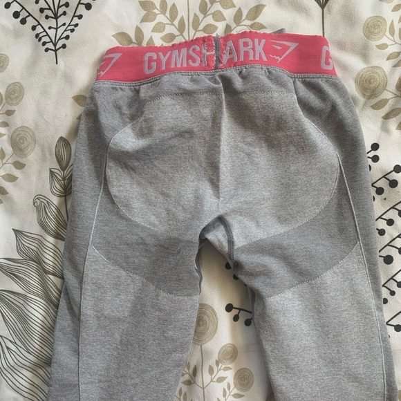 2 pairs of Gymshark leggings - Picture 3 of 3